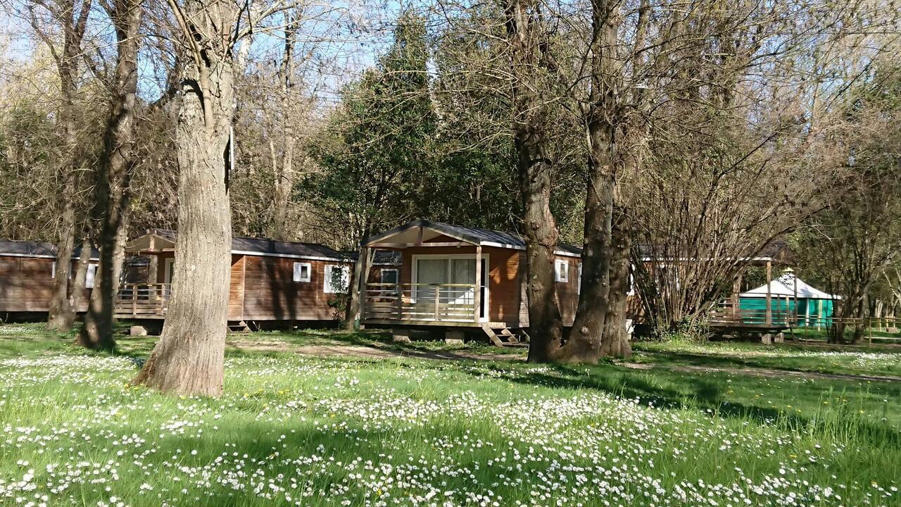 Camping Du Lion Bourg-Saint-Andéol Екстериор снимка