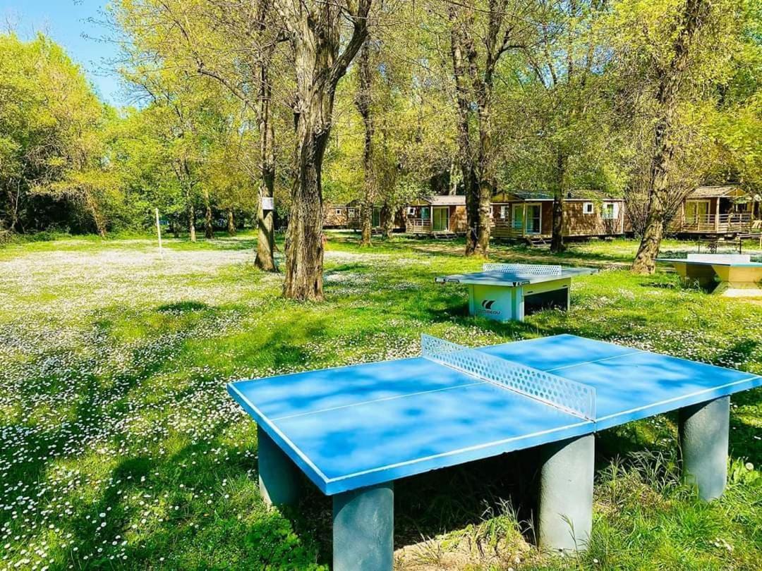 Camping Du Lion Bourg-Saint-Andéol Екстериор снимка