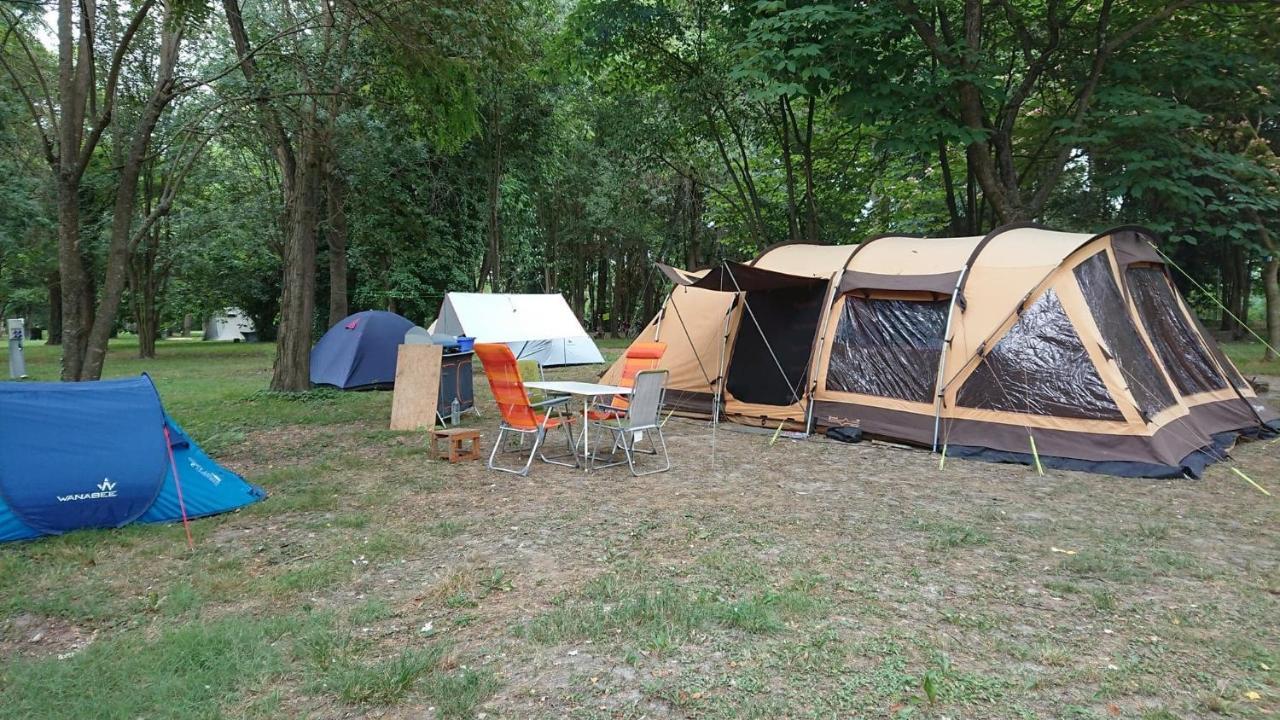 Camping Du Lion Bourg-Saint-Andéol Екстериор снимка